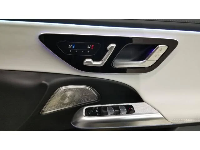 MERCEDES BENZ E-CLASS 8