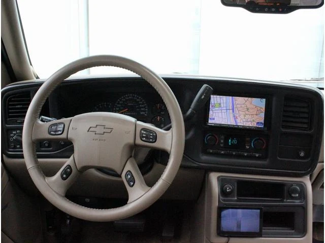 Chevrolet SUBURBAN 17