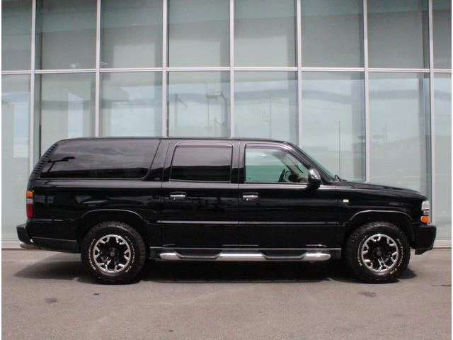 Chevrolet SUBURBAN 4