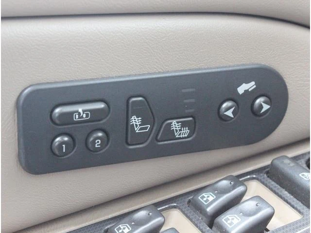Chevrolet SUBURBAN 21