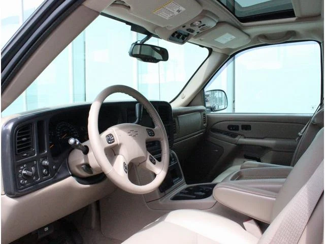 Chevrolet SUBURBAN 16