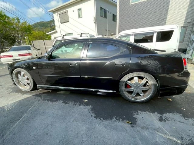 Dodge CHARGER 8