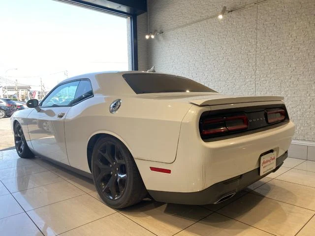 Dodge CHARENGER 8
