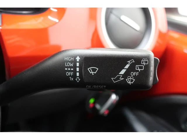Volkswagen UP! 16