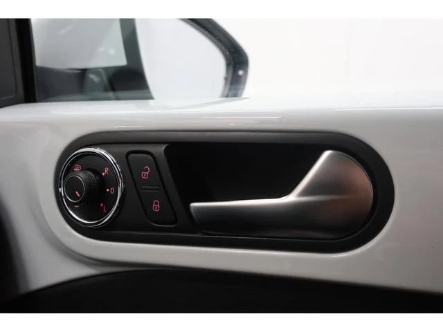Volkswagen THE 22