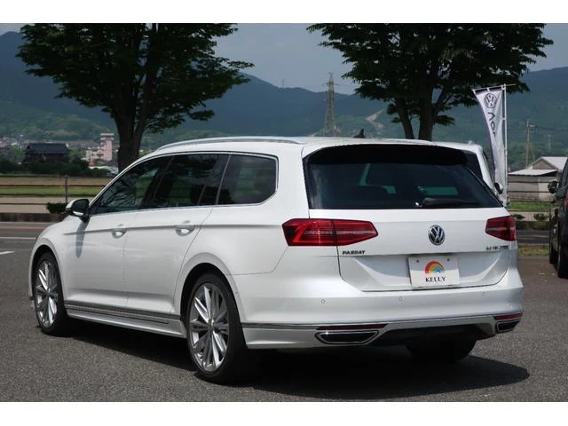 Volkswagen PASSAT 64