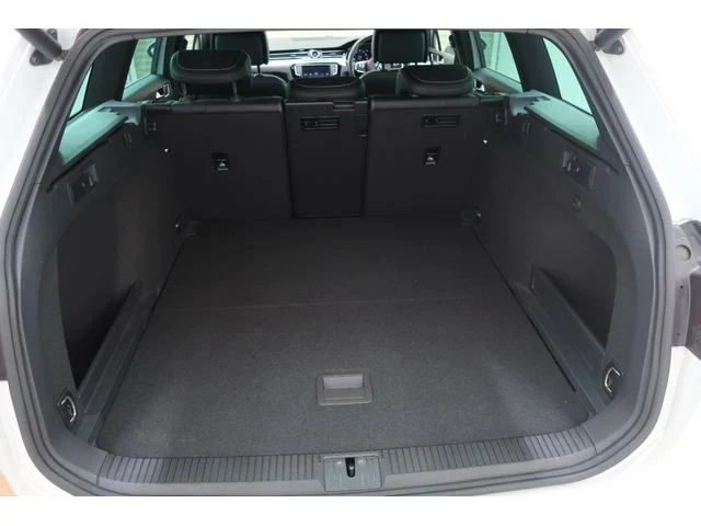 Volkswagen PASSAT 32