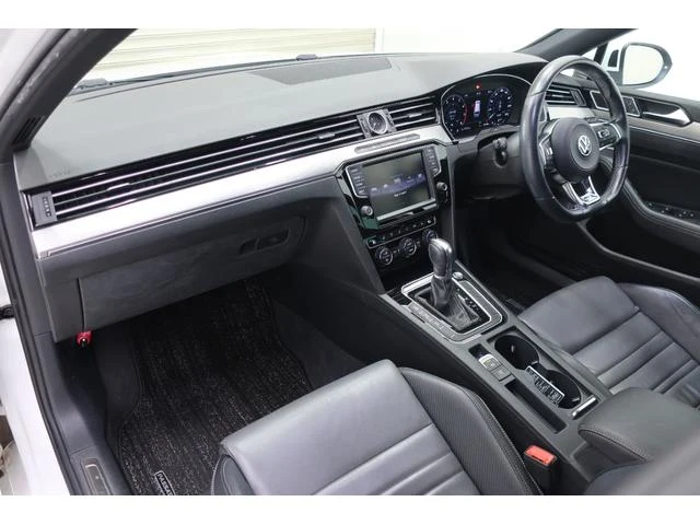 Volkswagen PASSAT 24