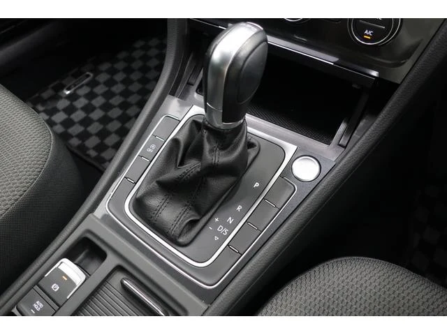 Volkswagen GOLF 12