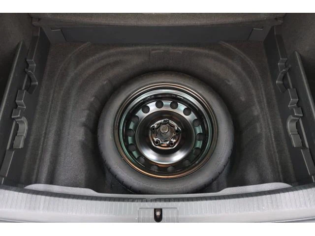 Volkswagen GOLF 32