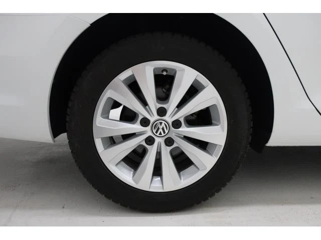 Volkswagen GOLF 48