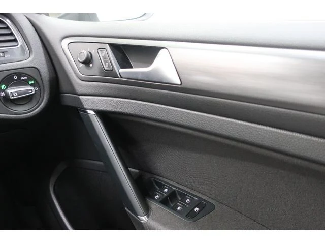 Volkswagen GOLF 21