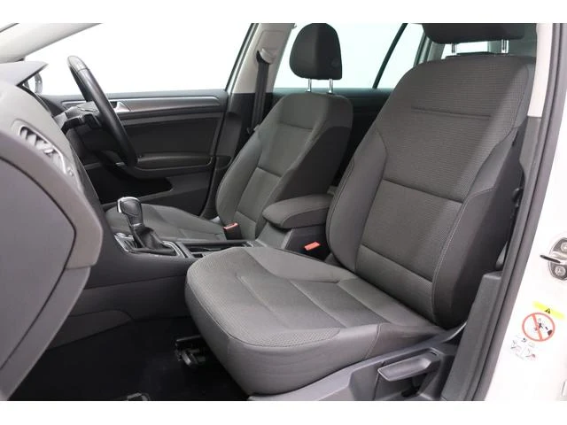 Volkswagen GOLF 27