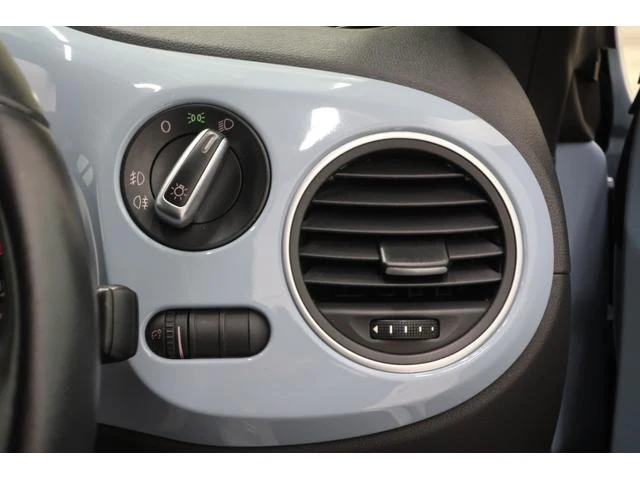 Volkswagen THE 22