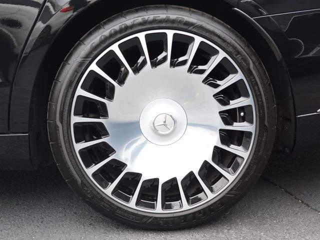 MERCEDES MAYBACH S-CLASS 33