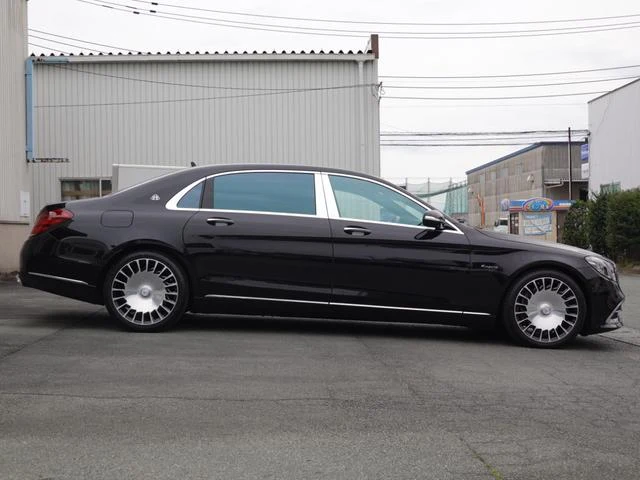 MERCEDES MAYBACH S-CLASS 8