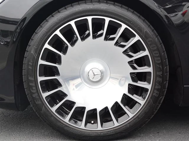 MERCEDES MAYBACH S-CLASS 32