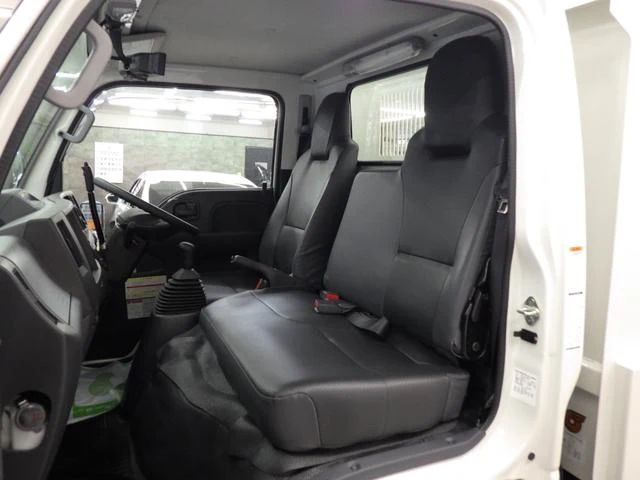 Isuzu ELF 11