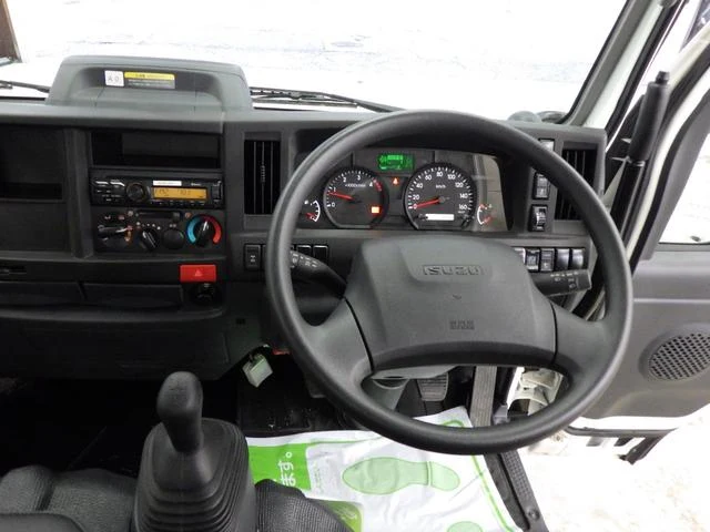 Isuzu ELF 33