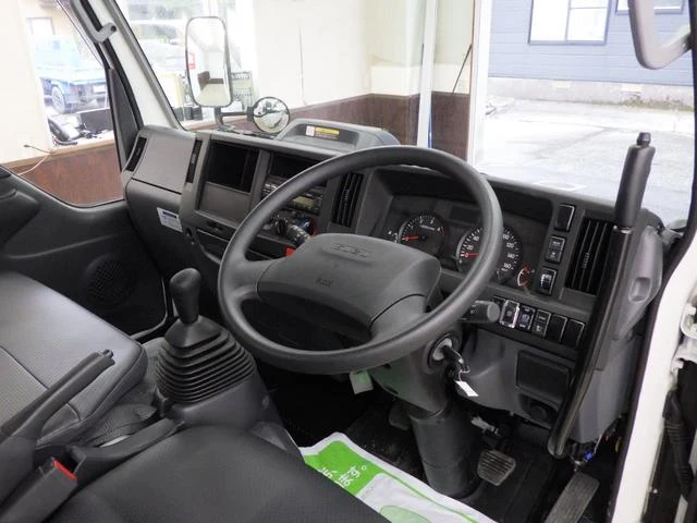 Isuzu ELF 8
