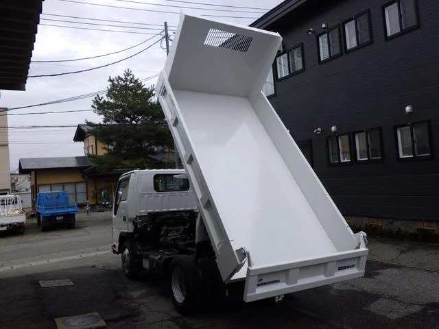 Isuzu ELF 55