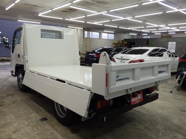 Isuzu ELF 20