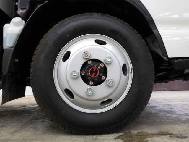 Isuzu ELF 48