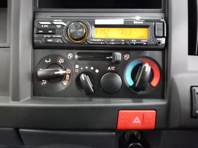 Isuzu ELF 30