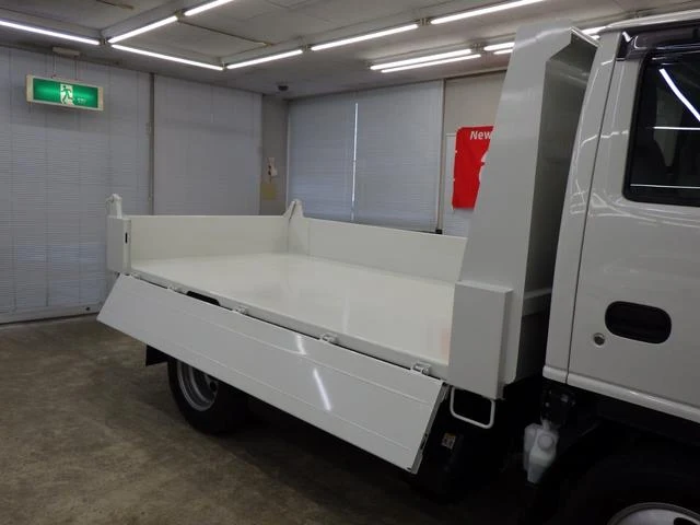 Isuzu ELF 17