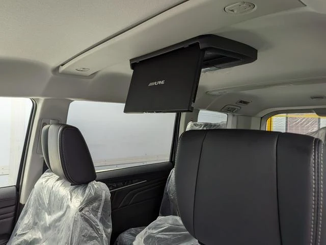 Mitsubishi DELICA 33
