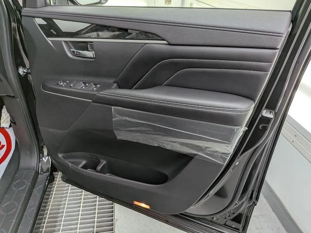 Mitsubishi DELICA 51