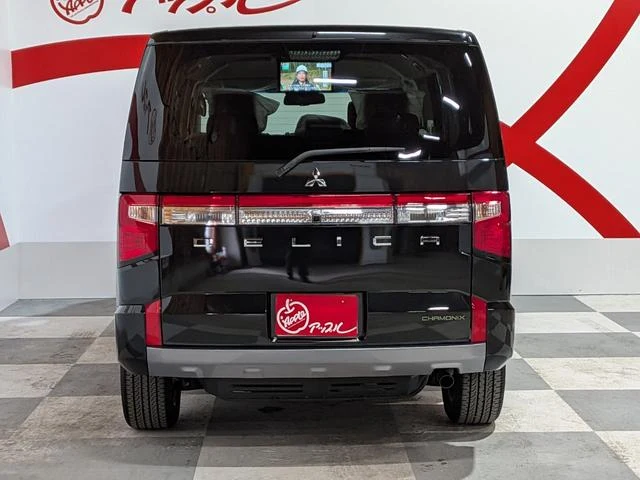 Mitsubishi DELICA 15