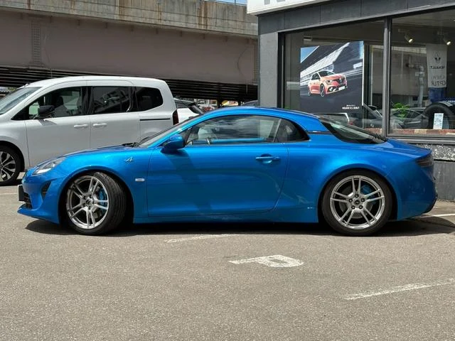Alpine A110 8