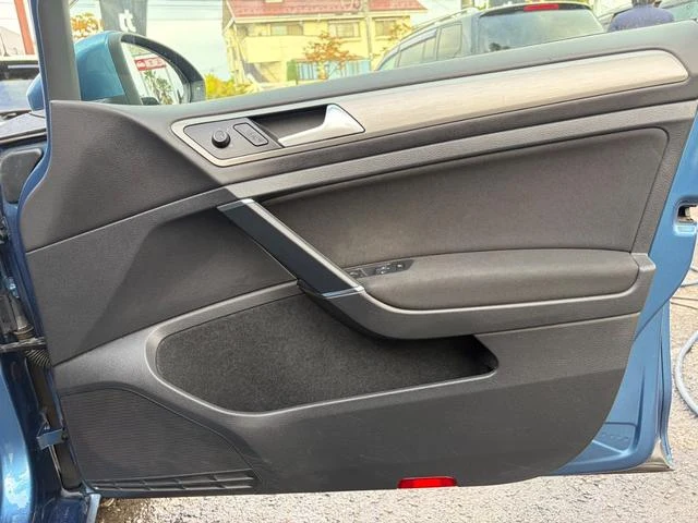 Volkswagen GOLF 34