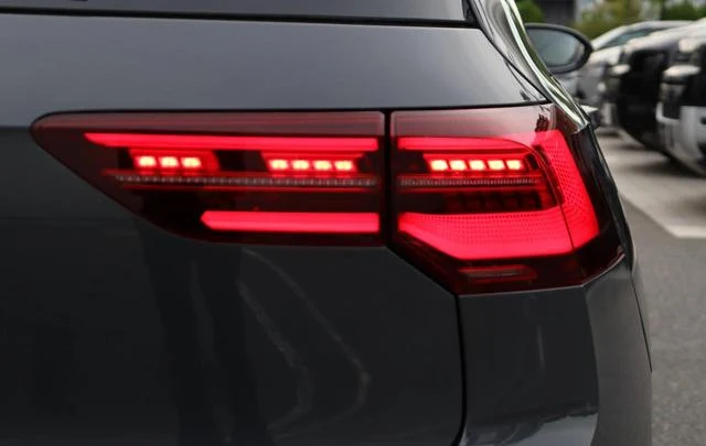 Volkswagen GOLF 13