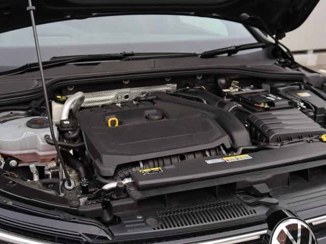 Volkswagen GOLF 53