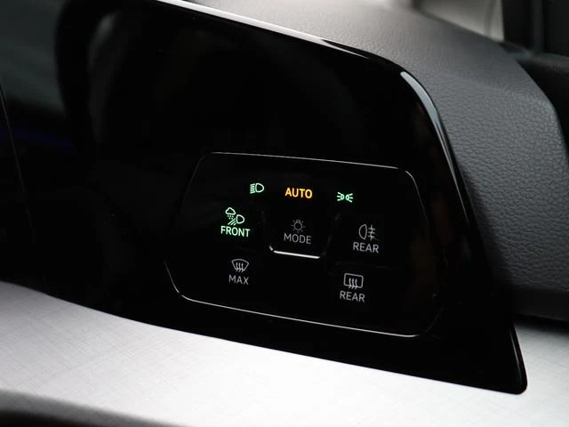 Volkswagen GOLF 38