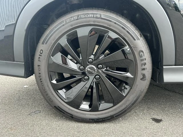 BYD SEALION 6 13