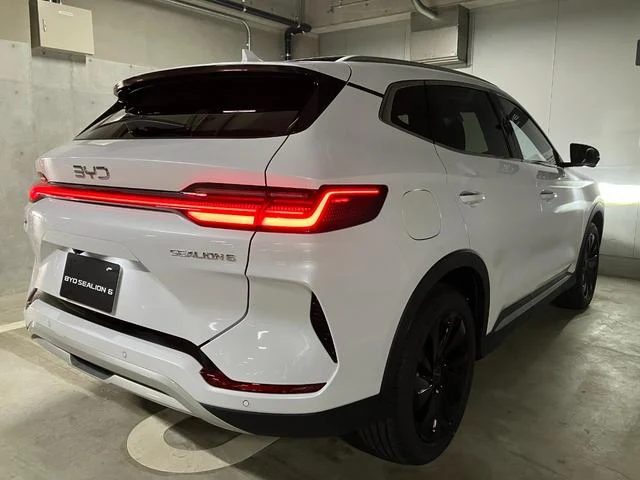 BYD SEALION 6 3