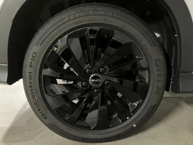 BYD SEALION 6 15