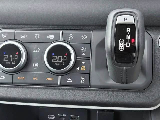 Land Rover DEFENDER 110 20