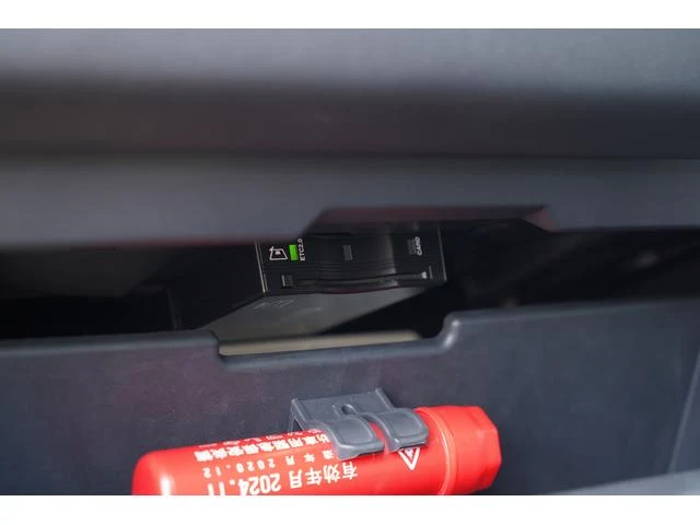 Land Rover DEFENDER 110 25