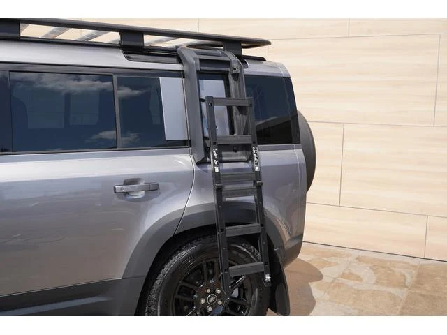 Land Rover DEFENDER 110 57