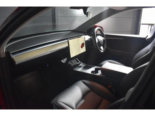 Tesla MODEL 31