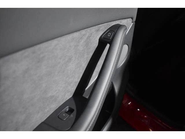 Tesla MODEL 26