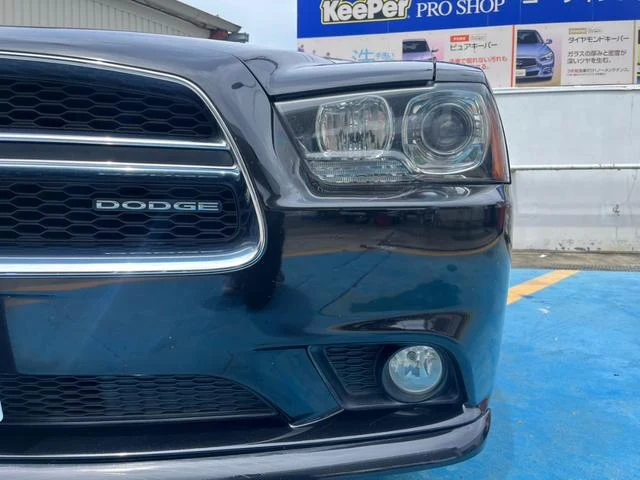 Dodge CHARGER 4