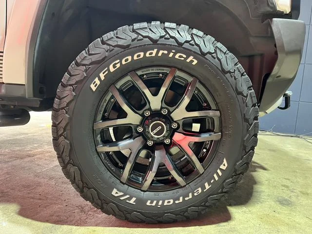 Hummer H3 9