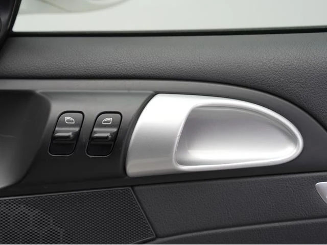 Porsche CAYMAN 46