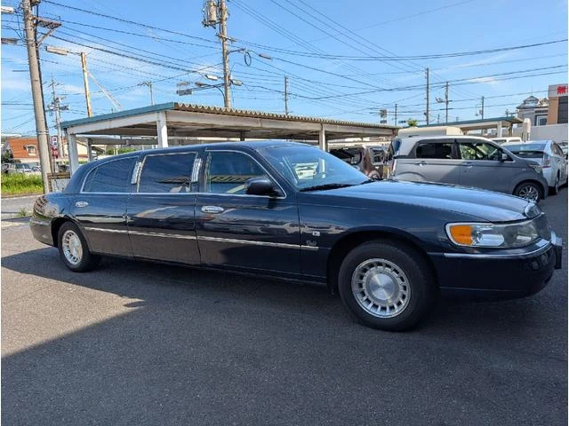Lincoln TOWNCAR 14
