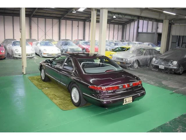 Lincoln MARK VIII 3